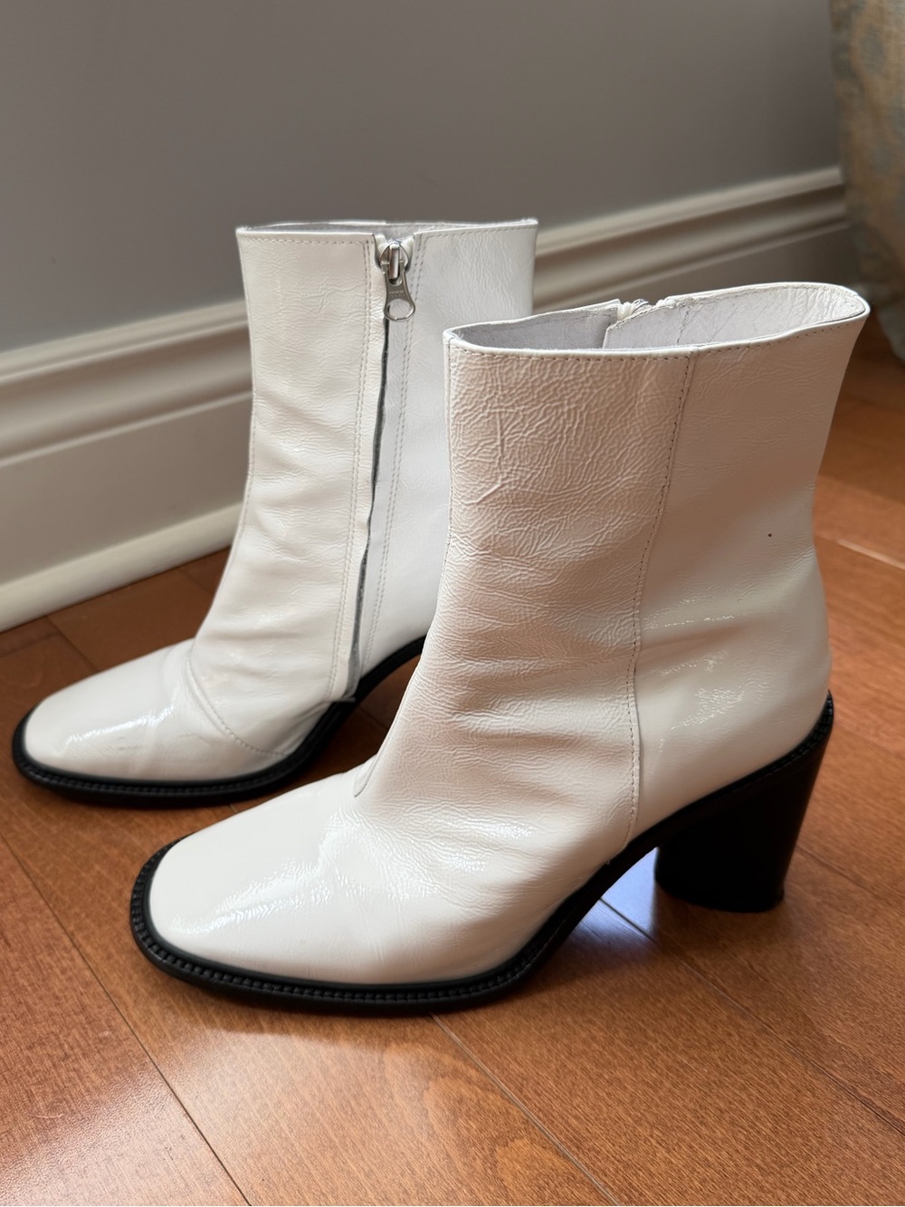 L'INTERVALLE White Patent Leather Ankle Boots with Block Heel